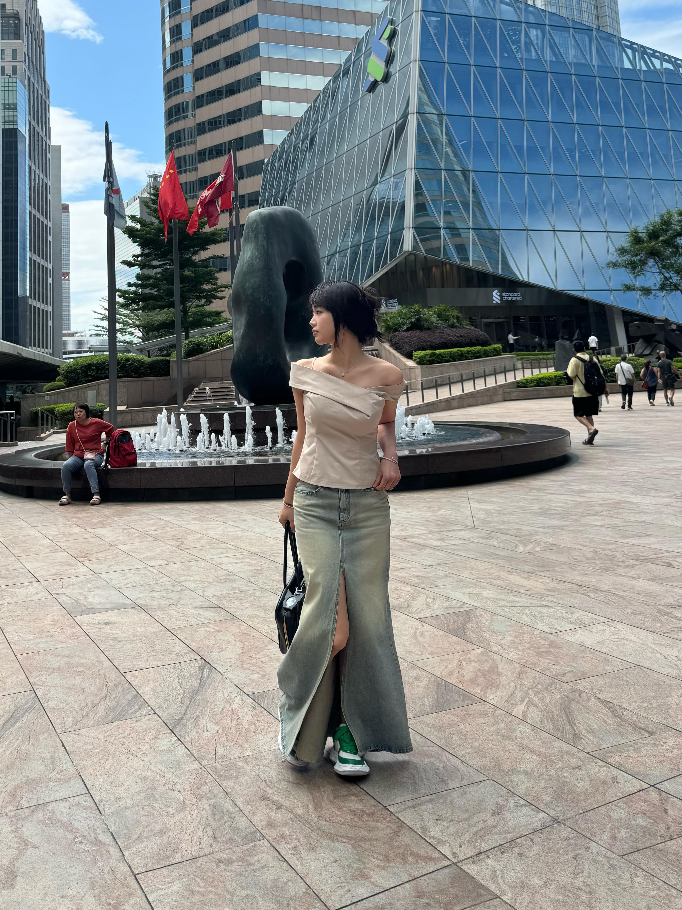 Luce Front Slit Skirt