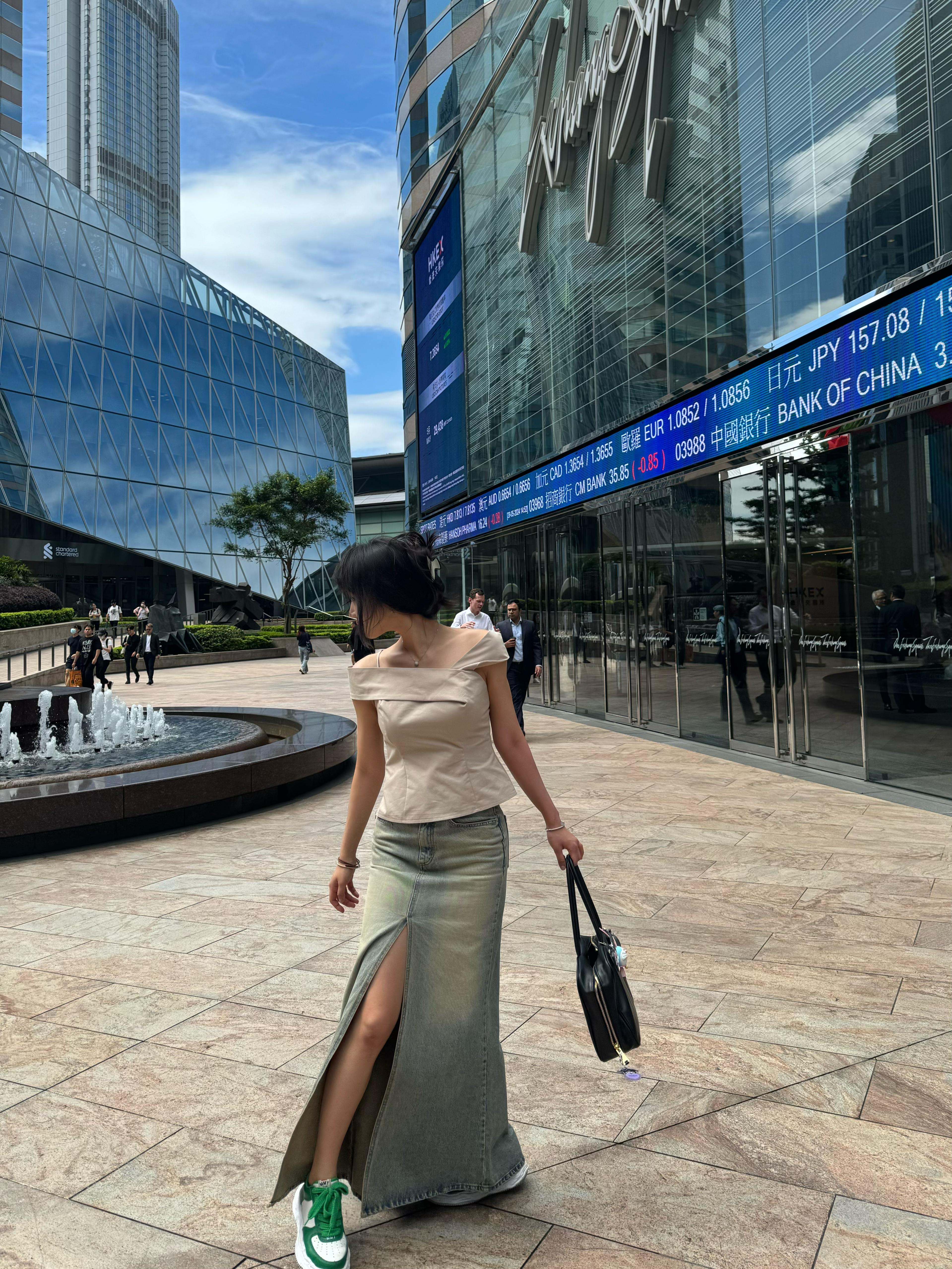 Luce Front Slit Skirt